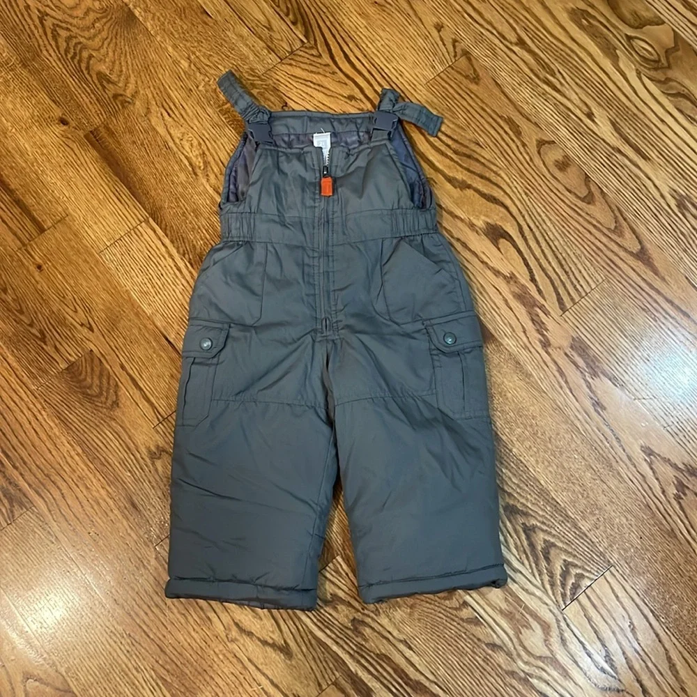 Kid’s Carter’s Brand Snow Bibs. Size 2T. Excellent to Like New Condition.
